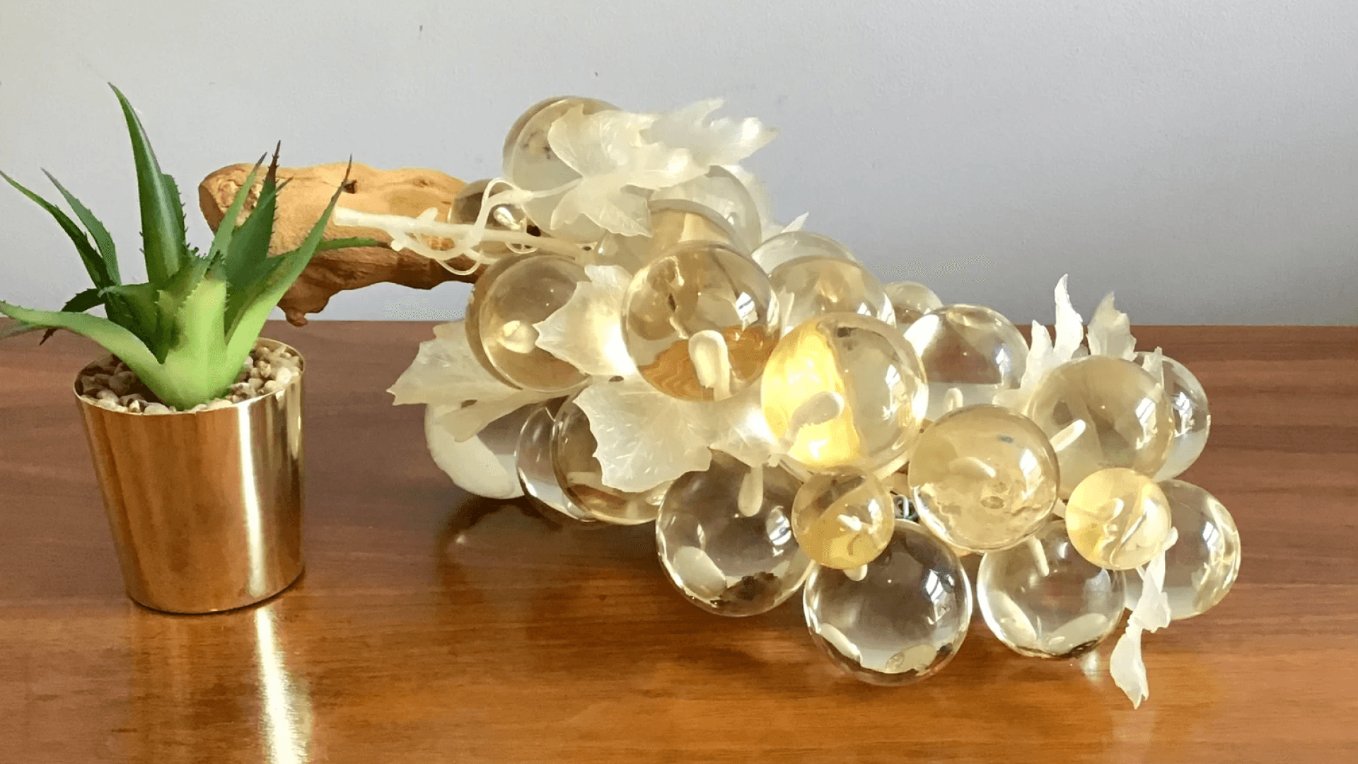 glass-grapes