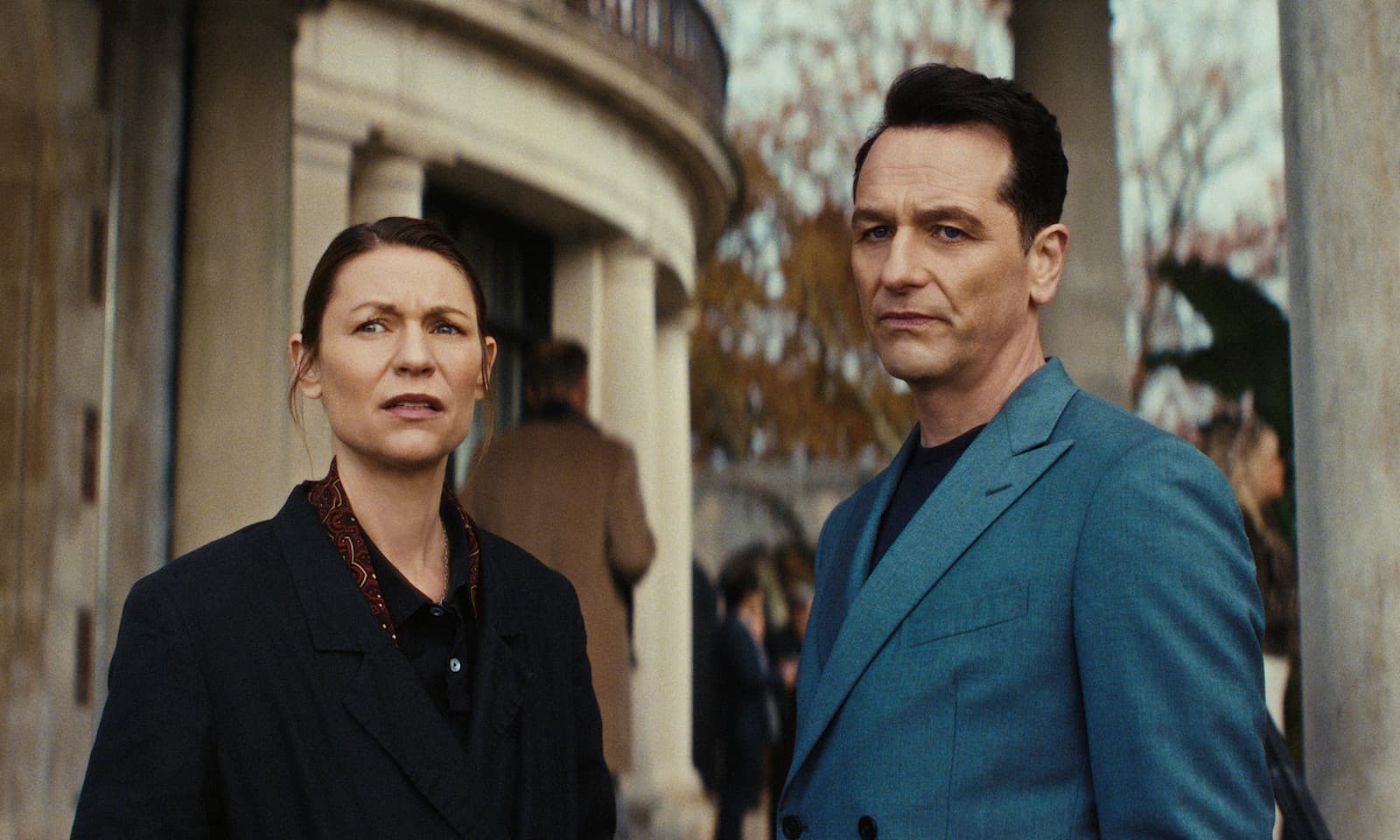 Claire Danes and Matthew Rhys in The Beast in Me