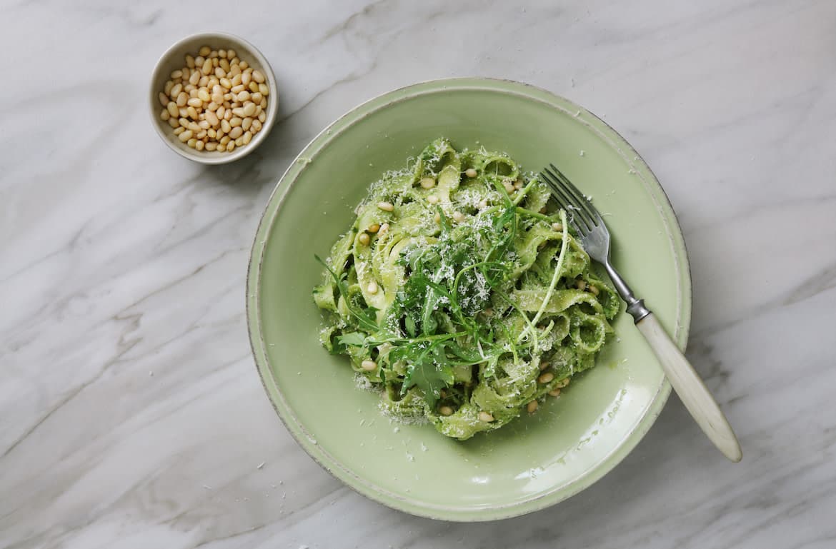 Featured image for 8 Anti-Inflammatory Sauces You'll Want To Slather on Everything You Eat