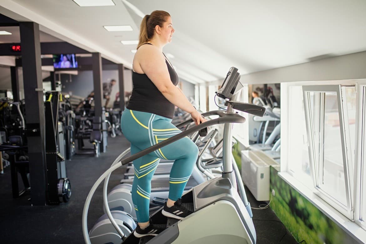 Featured image for Are Spin Bikes or Stair Climbers the Better Gym Machine for Strong, Sculpted Legs? Here's What Experts Have To Say