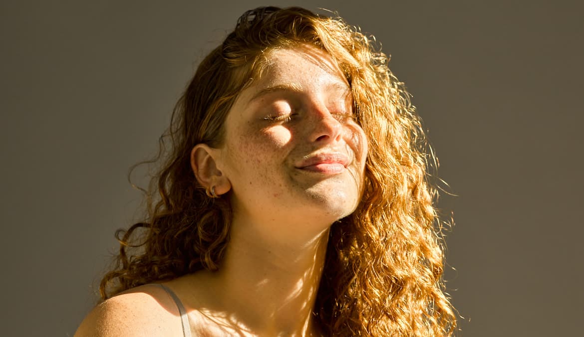 Featured image for I Spent 2 Weeks 'French Girl Slugging' My Super-Dry Skin, and I'll Never Go Back to the Regular Method