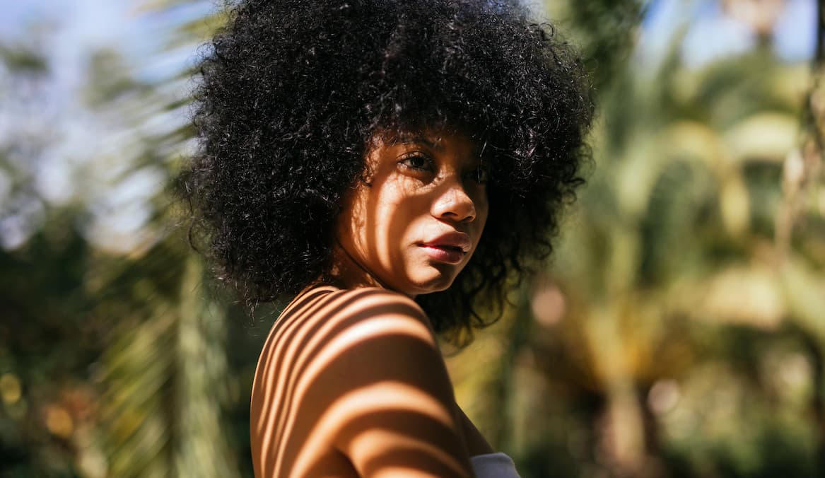 Featured image for What a Derm and Makeup Artist Want You To Know About Sunscreen and Makeup