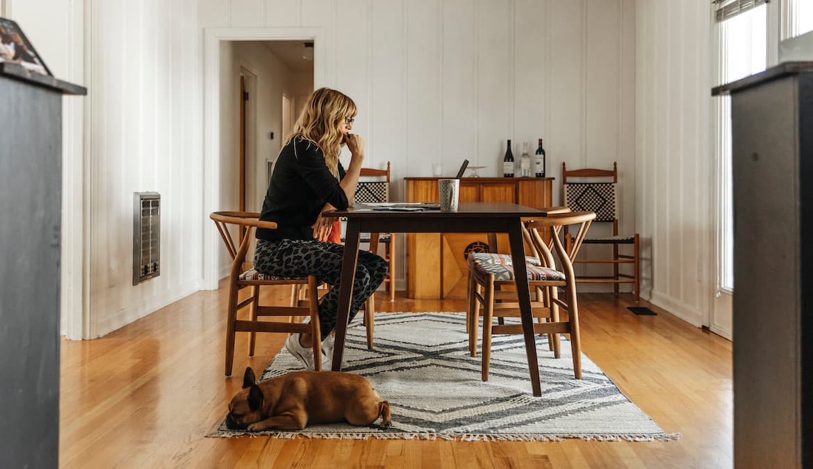 Featured image for I’ve Been Doing This Easy Glute Exercise While Sitting at Work, and Seen Major Results Without Thinking About It