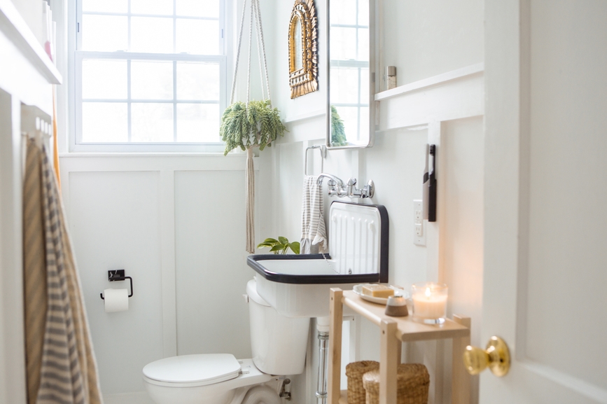 Featured image for Here's Why Rocking Back and Forth To Poop Actually Works, According to Pelvic Floor Therapists