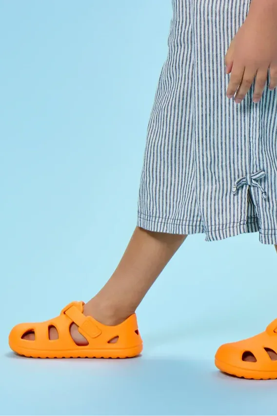 splash-sandals